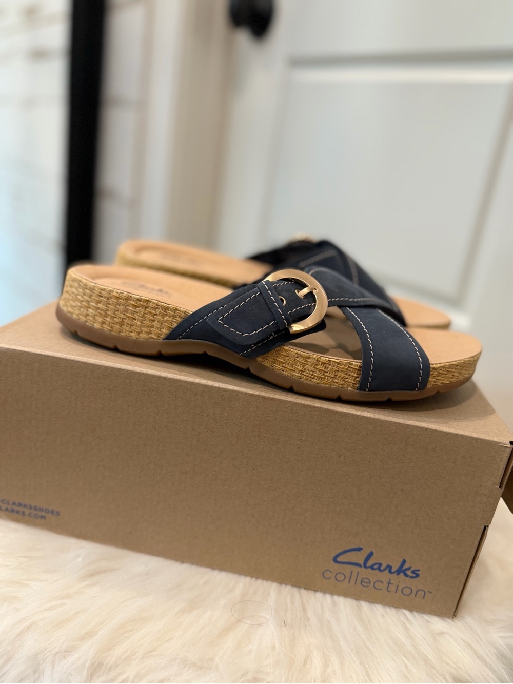Clarks Women’s Navy Leather Cross-Band Slide Sandals with Buckle - Picture 2 of 5